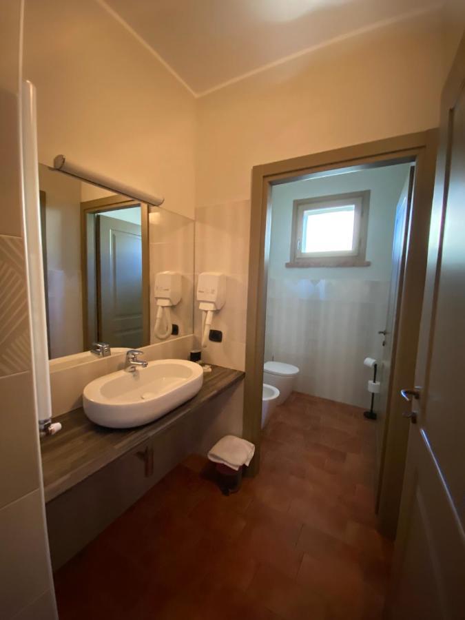 Agriturismo Bassanine Monticelli d'Ongina ภายนอก รูปภาพ