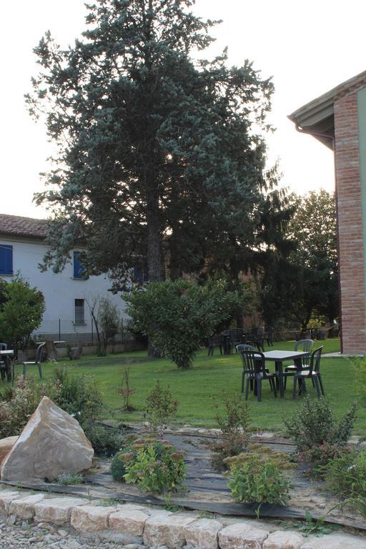 Agriturismo Bassanine Monticelli d'Ongina ภายนอก รูปภาพ