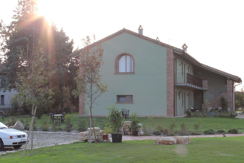 Agriturismo Bassanine Monticelli d'Ongina ภายนอก รูปภาพ