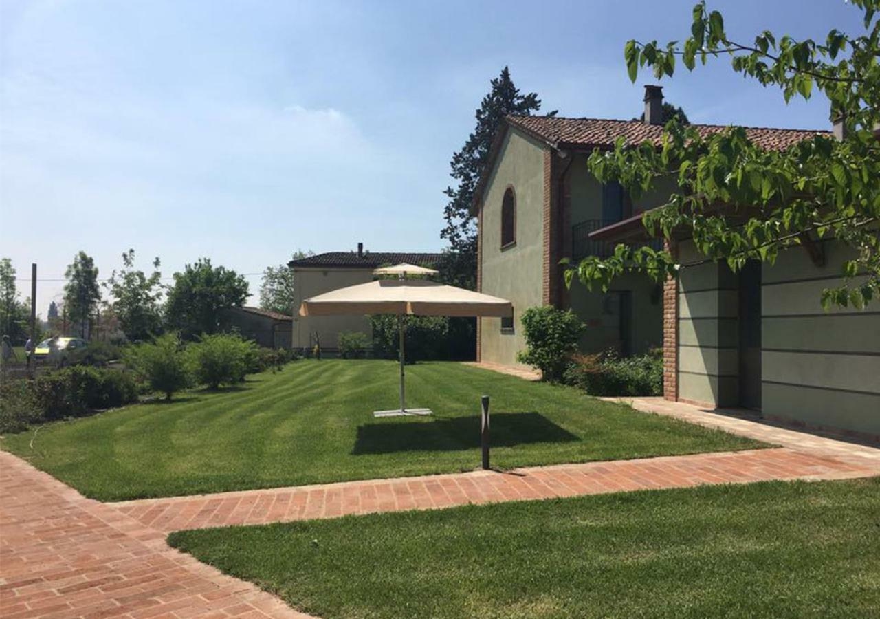 Agriturismo Bassanine Monticelli d'Ongina ภายนอก รูปภาพ